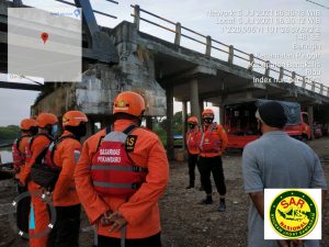 Jacky Chan Pimpin Pencarian Pemancing Hilang di Sungai Mandau