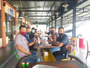 Awak Media Liputan Ujung Tanjung,Memberikan Supres Kado Ulang tahun Ke-45 Untuk, AKP Juliandi SH.