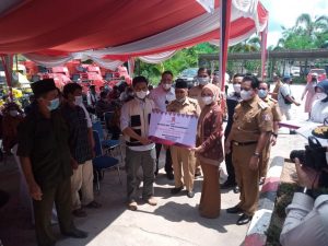 Askolani Terima Bantuan Aspirasi Renny Astuti