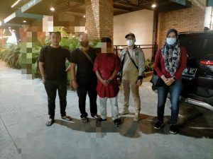 Viral di Medsos Aniaya Anak Angkat, Sepasang Suami Istri mendekam di Jeruji Besi