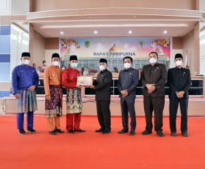Bupati Rohil Sampaikan Nota Keuangan Ranperda Perubahan APBD Tahun 2021 Sebesar Rp 1,9 Triliun