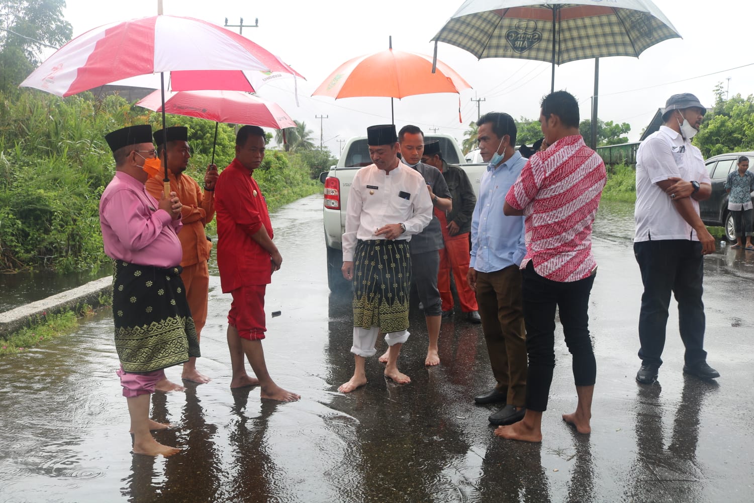 Cek Langsung Kondisi Banjir, Bupati Rohil : Seluruh Kanal Akan di Normalisasi