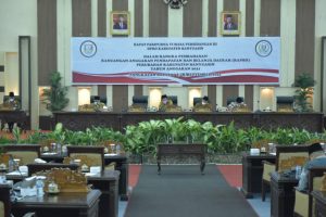 Irian Setiawan Pimpin Rapat Paripurna Penyampaian Nota Pengantar Rencana APBD Perubahan 2021