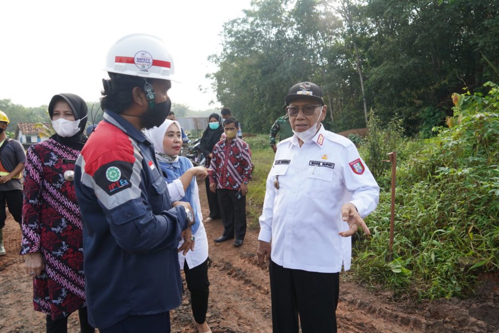 Masyarakat Susah Melintas, Wakil Bupati Banyuasin Berikan 1 Minggu Waktu Untuk Perbaikan Jalan, Pada Pihak Waskita Karya