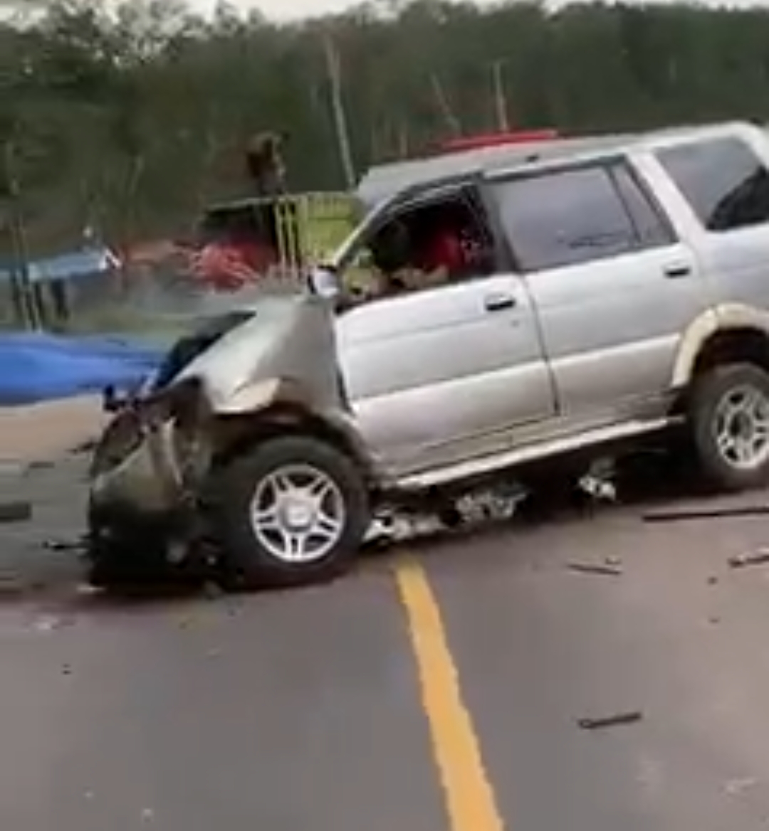 Diduga Lepas Kendali Mobil Dinas DPRD Banyuasin Terlibat Tabrakan Beruntun