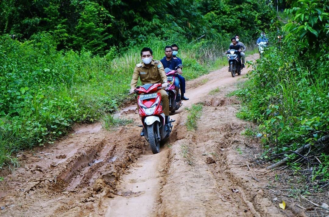 Dinas PUPR Ogan Ilir Akan Perbaiki Jalan Rusak Menuju Kuang Dalam dan Sunur di Kecamatan Rambang Kuang