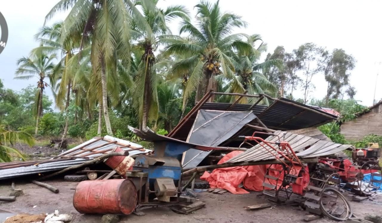 Angin Puting Beliung Robohkan 9 Rumah Warga 