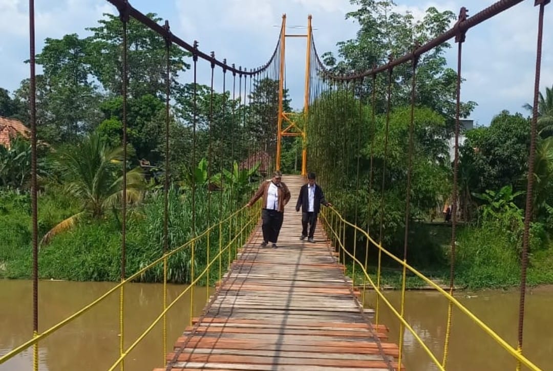 Perbaikan Jembatan Gantung di Sukananti OI Rampung, Kini Lebih Kokoh dan Nyaman Dilalui