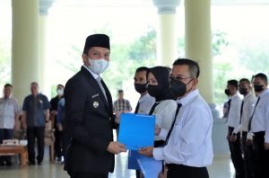 Bupati Panca Lantik 38 PPPK Guru Tahap II Formasi Tahun 2021