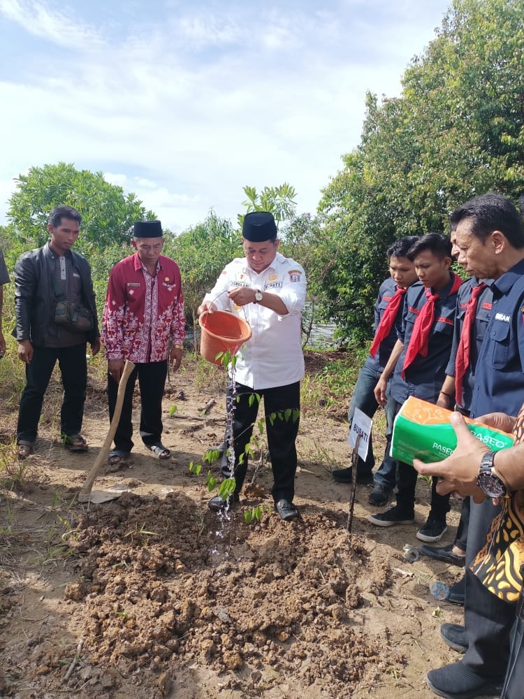 Bersama Masyarakat dan Mahasiswa UMP, Bupati Banyuasin Publikasikan 12 Program Unggulan