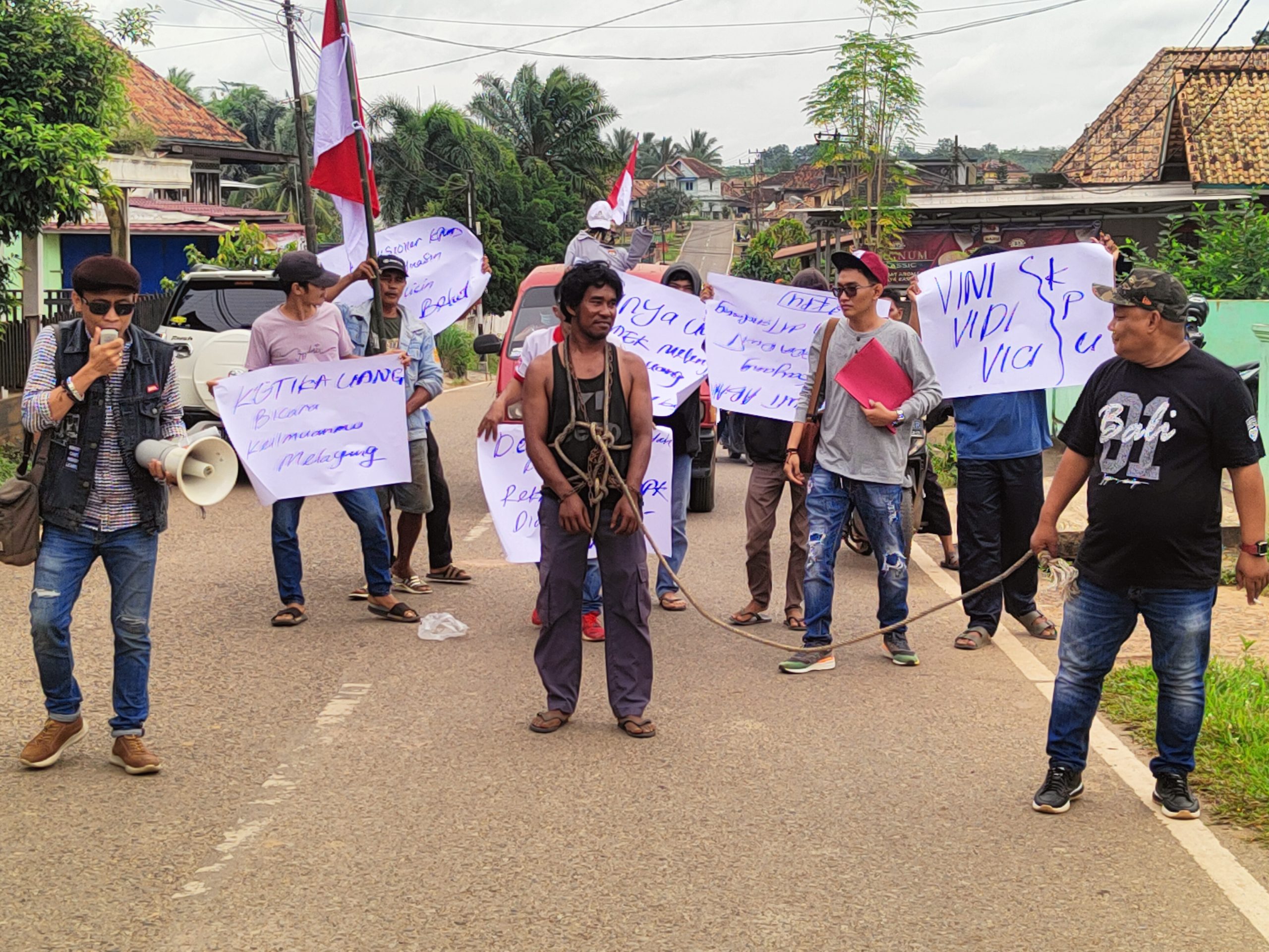 Diduga Curang Rekrutmen PPK, KPU Banyuasin di Demo AAPD