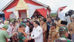 Didampingi Bupati dan Wakil Bupati Banyuasin, KASAD Jenderal Dudung Saksikan Grand Opening Peresmian Agrowisata Tekno di Desa Gelebak Dalam