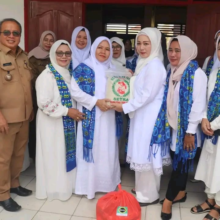 Peduli Sesama, Ketua BKMT Kabupaten Banyuasin Berbagi Menjelang Bulan Suci Ramadhan