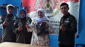 DPRD Ogan Ilir Beri Bantuan Seragam pada PWI Ogan Ilir