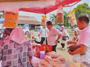 Bazar Pasar Murah, 3 Jam 1 Ton Beras Terjual