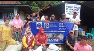 TRB Peduli Lahat Bersama Degree Crypto Token Salurkan Bantuan untuk Korban Bencana Banjir Lahat