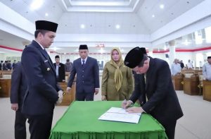 Rapat Paripurna IV DPRD OI, Pembicaraan Tingkat Kedua Penyampaian Laporan Pansus