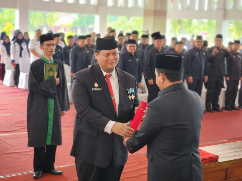 Askolani,SH.,MH Melantik Sekretaris Daerah (Sekda) Kabupaten Banyuasin