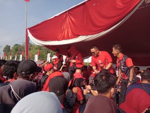 Membludak, Ribuan Masyarakat Banyuasin padati Lapangan Megah Asri Sukajadi