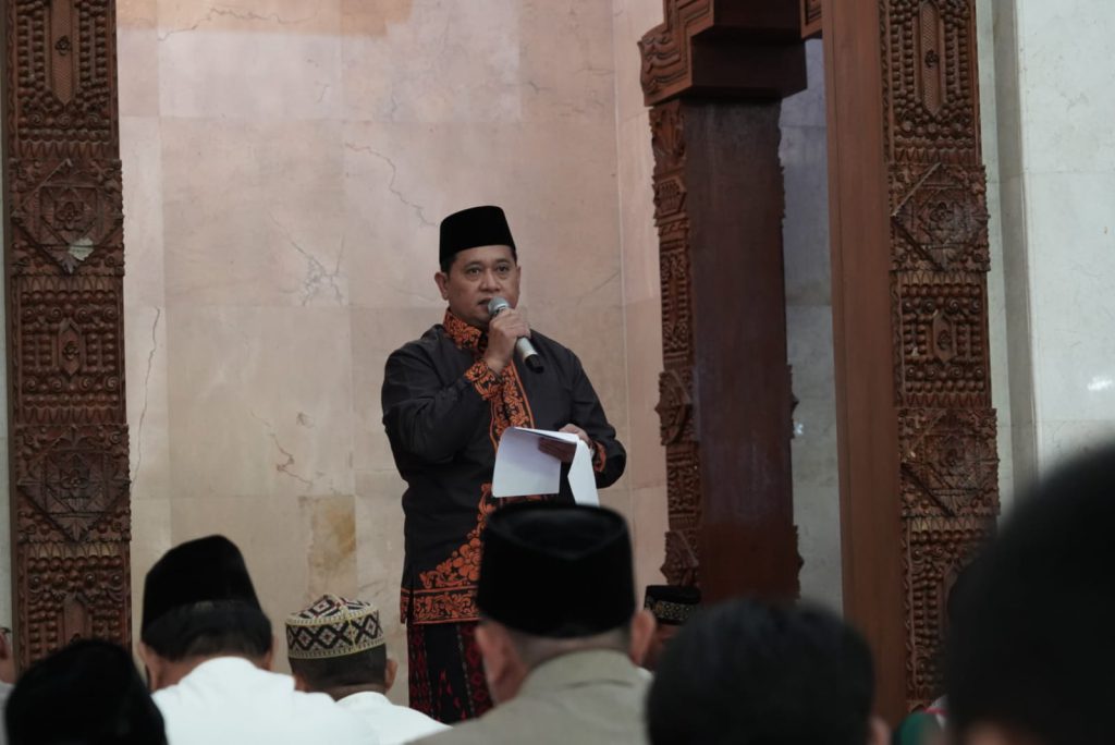 Bupati Bersama Wakil Bupati Banyuasin Shalat Idul Adha di Masjid Al-Amir