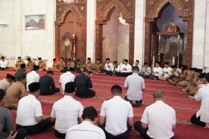 Jelang HUT Kemerdekaan RI-78, Wabup Banyuasin Bersama Seluruh OPD dan ASN membaca Surat Yasin dan Doa Bersama