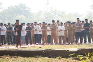 Pemkab Banyuasin Gelar Sholat Istisqa, Penjabat Bupati Berdoa Semoga Hujan Segera Turun di Seluruh Wilayah Banyuasin