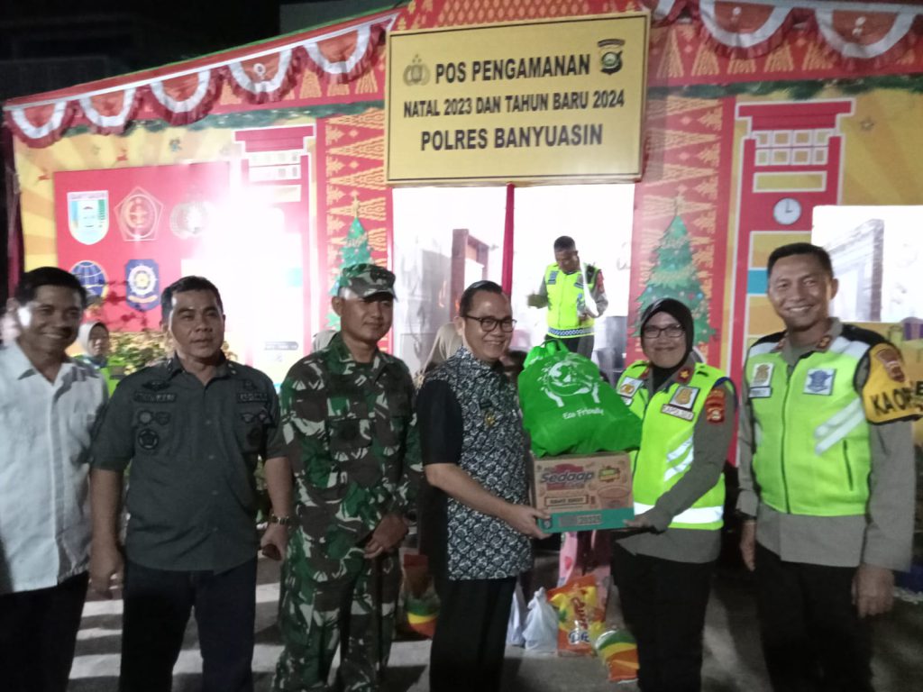 Hani S. Rustam Pantau POSPAM Nataru Talang Kelapa Sekaligus Beri Bantuan Kepada Anak Yatim