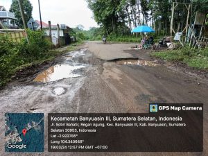 Masyarakat dan Kepala Desa Dua Kecamatan Berharap PJ Bupati Banyuasin Memperbaiki Jalan Penghubung Desa