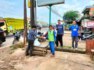 Berkah Ramadhan, IMBA Bagi Sembako ke Warga Dan Tukang Ojek Pangkalan Balai