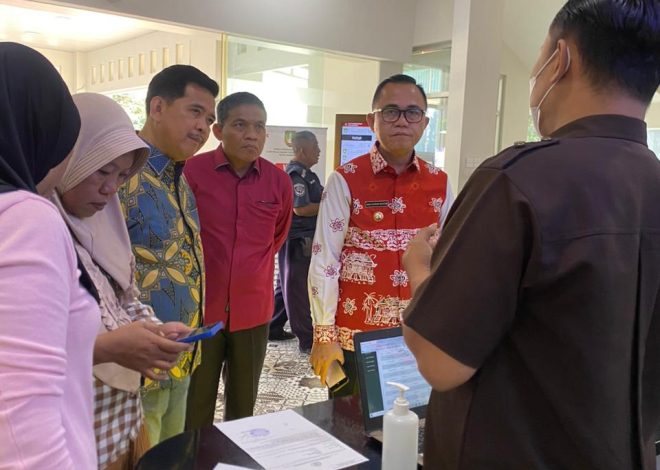 Pj Bupati Hani S. Rustam Tertarik Terhadap Mall Pelayanan Publik (MPP) Kota Surakarta