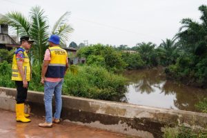 Pastikan Pengerjaan Penanggulangan Banjir Berjalan Baik, Pj.Bupati Banyuasin Kembali Tinjau Langsung