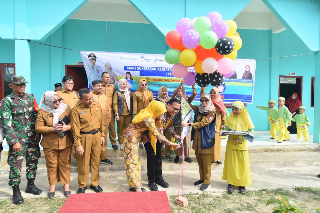 Cegah Penyakit Polio, Pj Bupati Banyuasin Muhammad Farid Launching Pekan Imunisasi Nasional (PIN) Polio