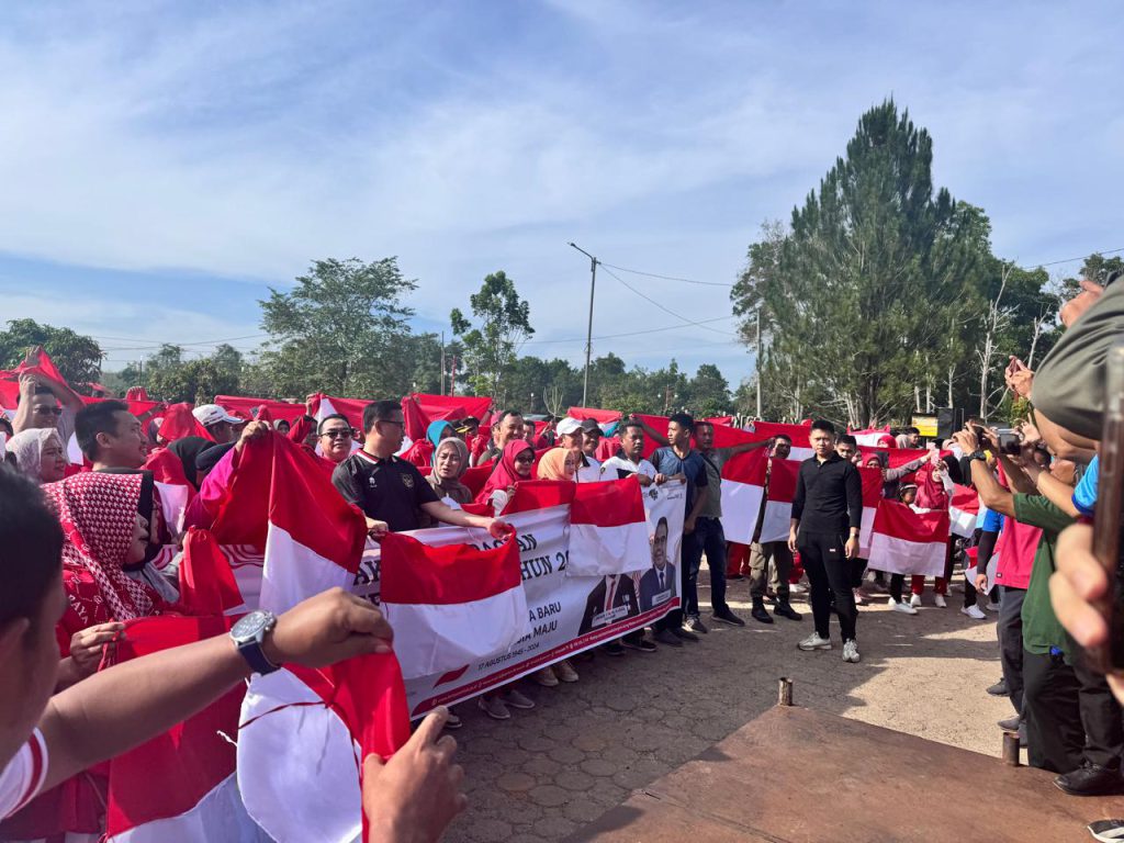 M.Farid Pimpin Gerakan Pembagian 10 Juta Bendera Merah Putih