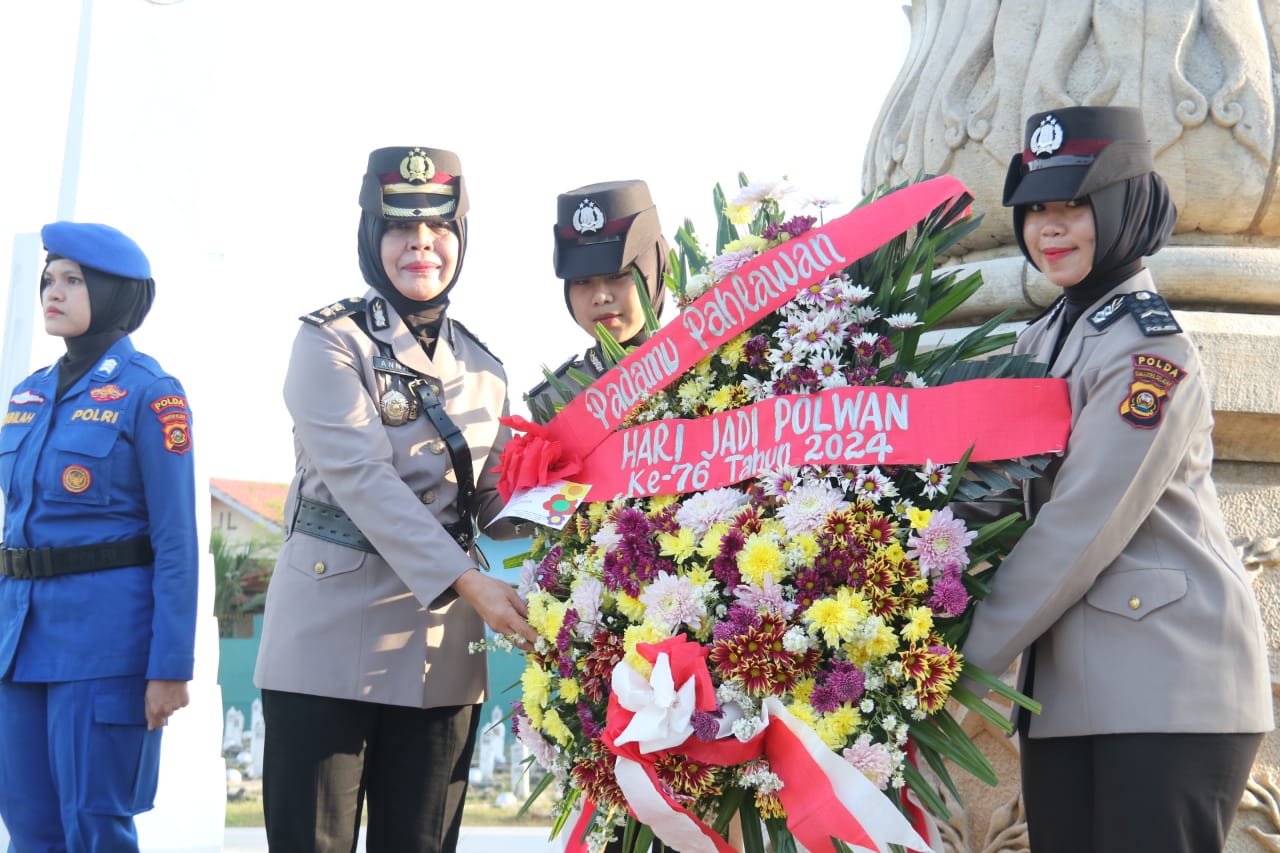 Hari Jadi Polwan (HJP) Ke-76, Korps Polisi Wanita Polda Sumsel Ziarah Ke Makam Pahlawan Kesatria Siguntang Palembang