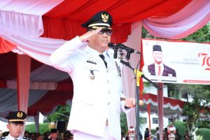 Berlangsung Khidmat, Pj Bupati Banyuasin Pimpin Upacara Pengibaran Bendera Merah Putih