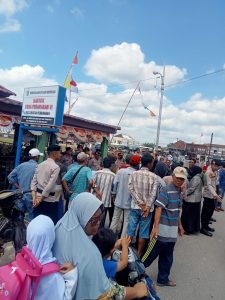 Tidak Puas Gaya Kepemimpinan Kepala Desa, Ratusan Masyarakat Pedamaran VI Adakan Aksi Unjuk Rasa