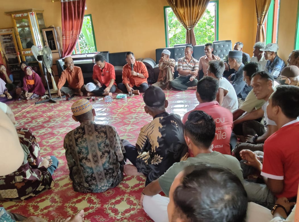 Serap Aspirasi Masyarakat, Calon Bupati Nomor Urut 1 Askolani Dialog Langsung Dengan Masyarakat Sejumlah Desa Rantau Bayur