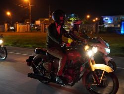 Pantau Keamanan Malam Takbiran, Bupati Muchendi Keliling Naik Motor