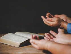 Mengapa Doa Kadang Terasa Belum Dikabulkan? Ini Jawaban yang Mungkin Belum Kamu Sadari