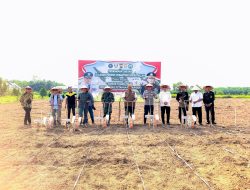 Swasembada Pangan Tahun 2025, Sekda Banyuasin Hadiri Tanam Jagung Bersama Polres Banyuasin