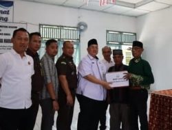 Peduli Lansia, Kejari Ogan Ilir Beri Bantuan Sembako pada Momen Hari Lahir ke-80 Kejaksaan RI