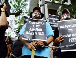 Mabes Polri meminta seluruh jajaran kepolisian, dari Polda hingga Polsek untuk melindungi kerja wartawan yang bertugas saat meliput suatu peristiwa.