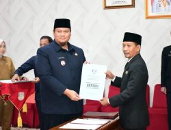 Lantik 17 Pejabat Fungsional, Sekda Banyuasin “Kita ini adalah pelayan, harus bertanggungjawab bagi masyarakat” 