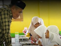 Wabup Ogan Ilir H. Ardani Sapa Pelajar dan Tinjau Program MBG di Kecamatan Payaraman