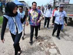 Jalan Rusak di Beberapa Wilayah Banyuasin Mulai di Perbaiki, Bukti Janji Bupati di Tepati
