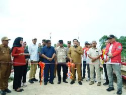 Peresmian Jembatan Penghubung Desa Margo Mulyo, Bupati Banyuasin Ingatkan Tonase Muatann
