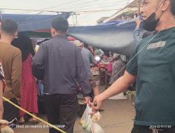 Warga Keluhkan Pedagang Pasar Pangkalan Balai Yang Menutup sebagian Jalan Untuk Berjualan