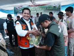 Dukung Ketahanan Pangan, Tanam Padi Serentak Digelar di Lahan Cetak Sawah Rakyat Banyuasin 2025