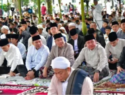 Suasana Hangat dan Penuh Khidmat, Ketua DPRD Sumsel Andie Dinialdie Shalat Idul Fitri Bersama Forkopimda Sumsel dan Warga di Masjid Agung Palembang