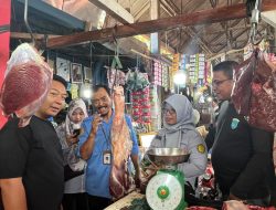 Redam Lonjakan Harga Daging Jelang Lebaran,Disbunnak OKI Gencarkan Operasi Pasar